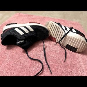 Kids navy blue adidas tennis shoes size 2